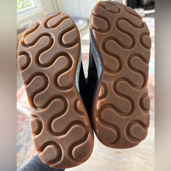 Stella McCartney Black Faux Leather + Suede Eclypse Low Top Sneakers Sz 37 $685 - Picture 9 of 9